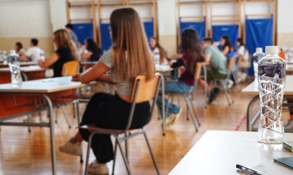 MATURANTI, SUTRA JE VAŽAN DAN Dobro razmislite šta ste izabrali - poslednja šansa da se predomislite