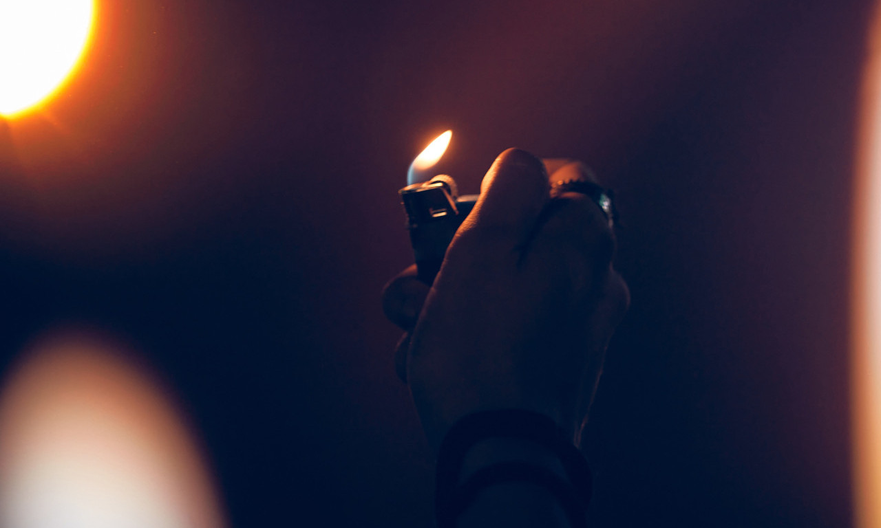 DECA NAPRAVILA HAOS U PANČEVU! Maloletnici upaljačem ZAPALILI ZGRADU, napravili štetu od 38 MILIONA dinara