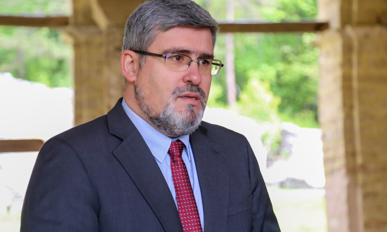 STAROVIĆ NAJAVIO OTVARANJE KLASTERA 3 Većina građana i dalje podržava evropski put Srbije