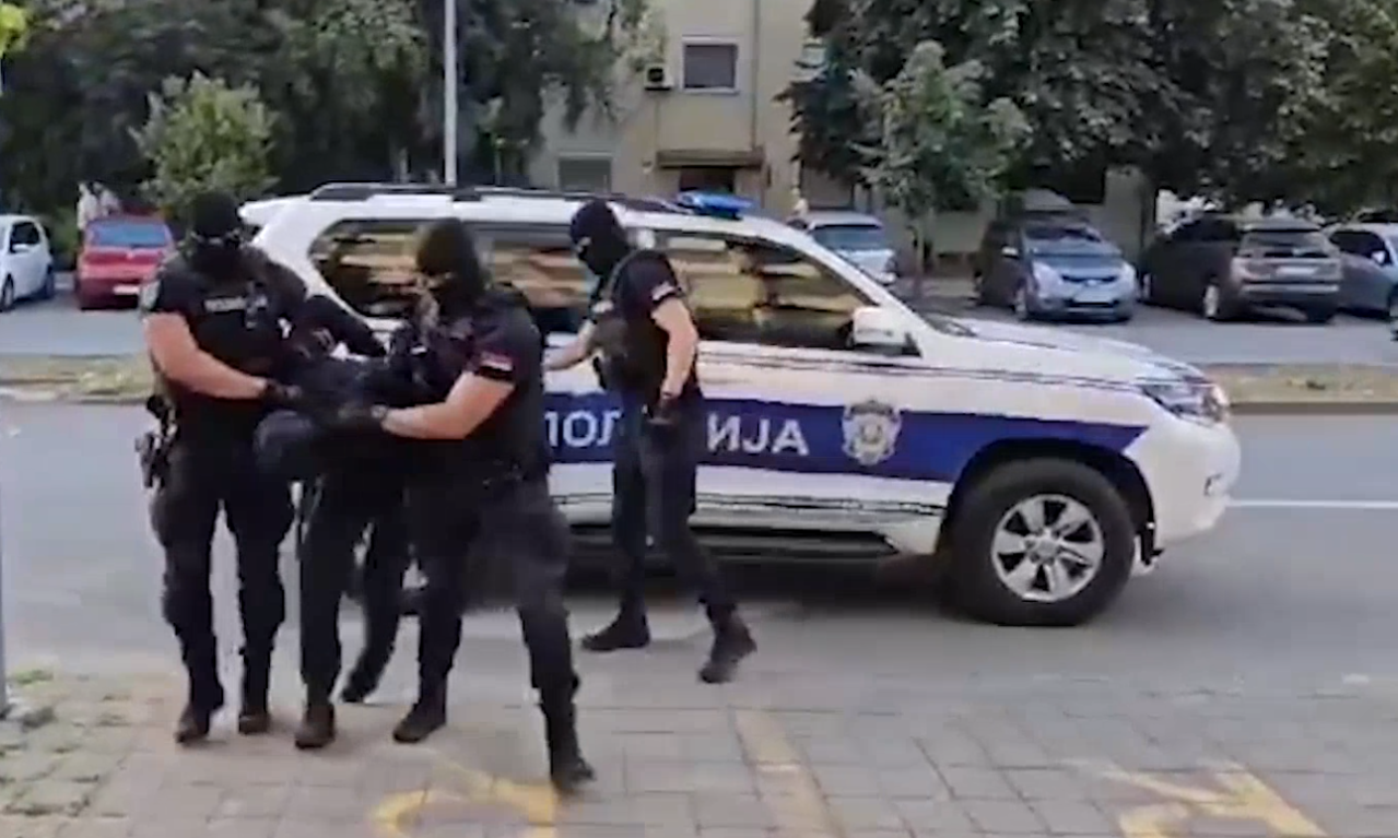 DRAMA U BEOGRADU: Uhapšen američki državljanin, kod sebe imao oružje!