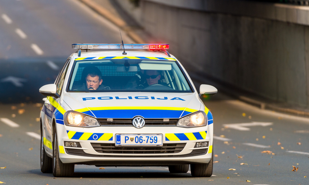 U SLOVENIJI ZAPLENJENA TONA MARIHUANE Carinici otvorili pošiljku čaja, pa ostali u šoku