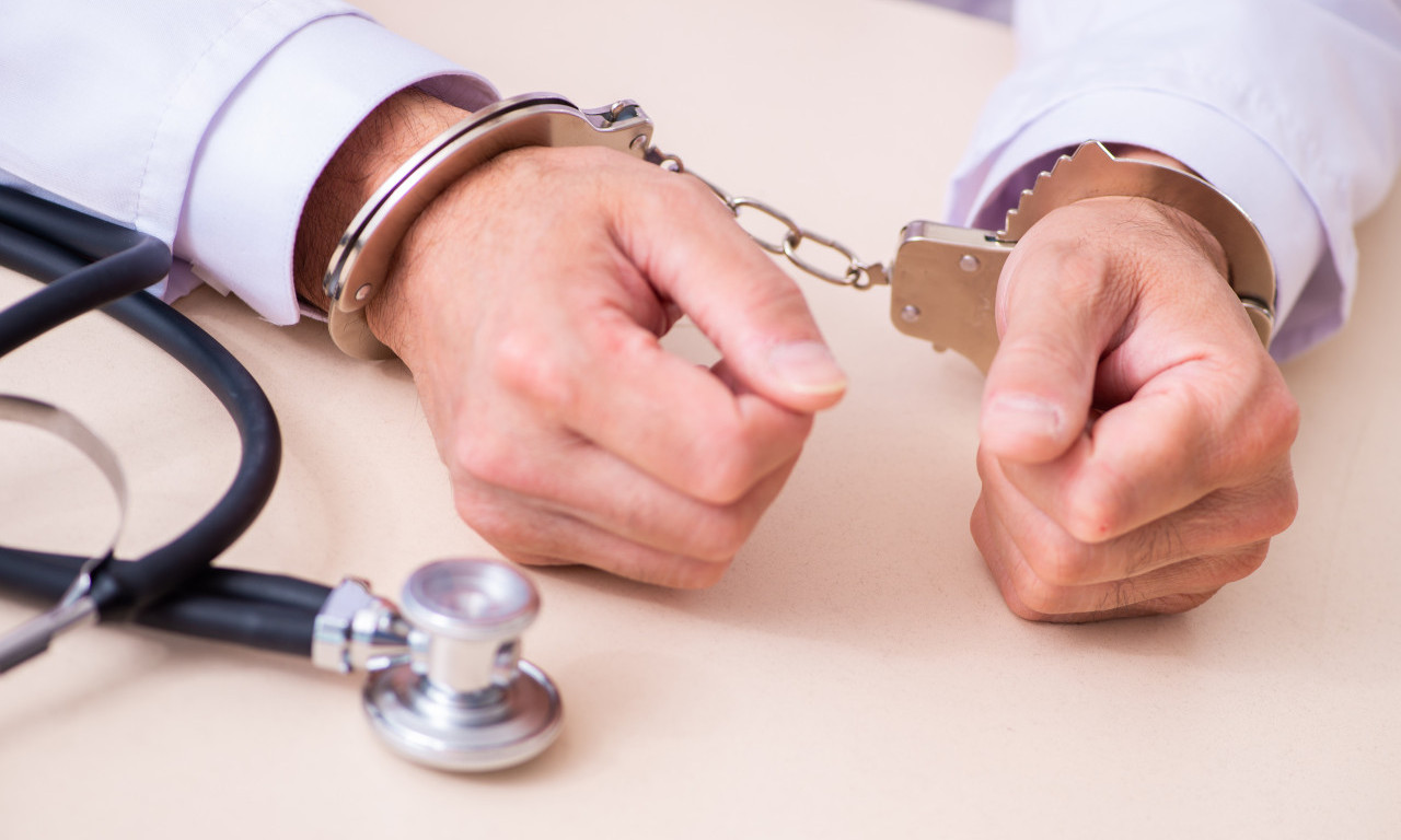 ZDRAVSTVENI RADNIK SILOVAO I DROGIRAO DECU Dela za koja ga optužuju su monstruozna!