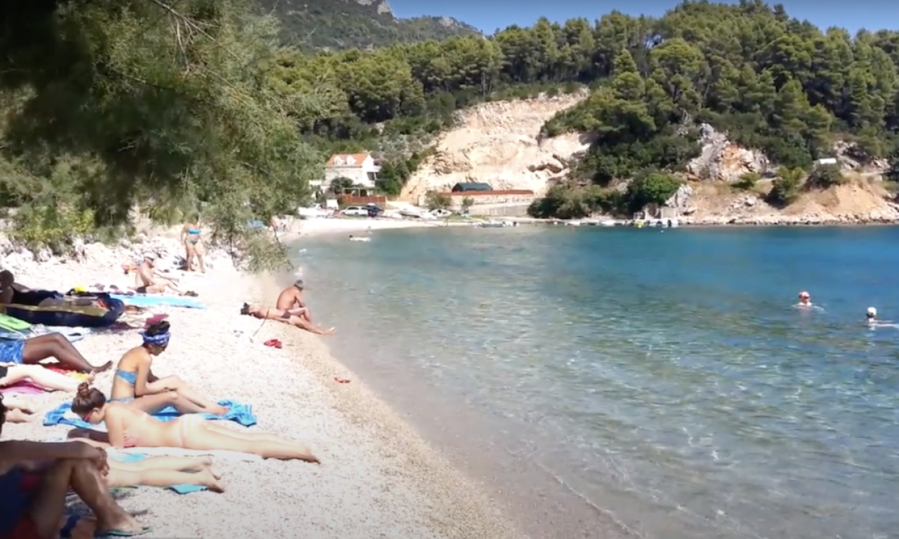 Na ovoj HRVATSKOJ PLAŽI ne bi trebalo da se KUPATE! Rezultati analize vode pokazali ono čega su se MEŠTANI PRIBOJAVALI