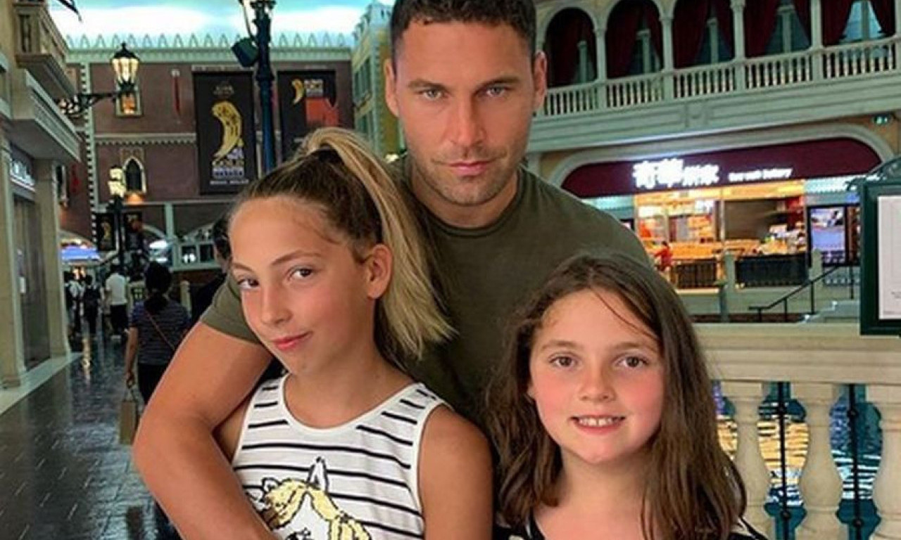 DUŠKO TOŠIĆ ispunio ćerkama VELIKU ŽELJU! Odveo ih u Cirih na koncert OVE zvezde (FOTO)