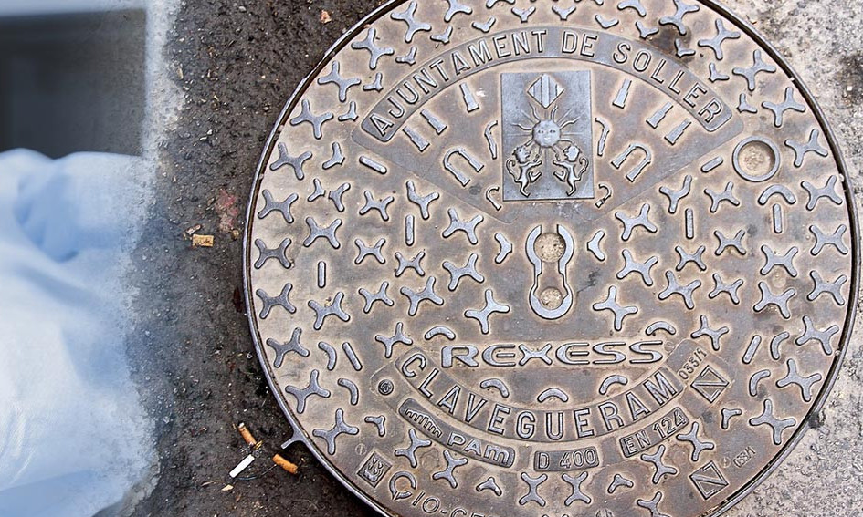 UŽAS NA NOVOM BEOGRADU! Iz šahte dubine od  sedam metara izvučena dva bežovitna tela!