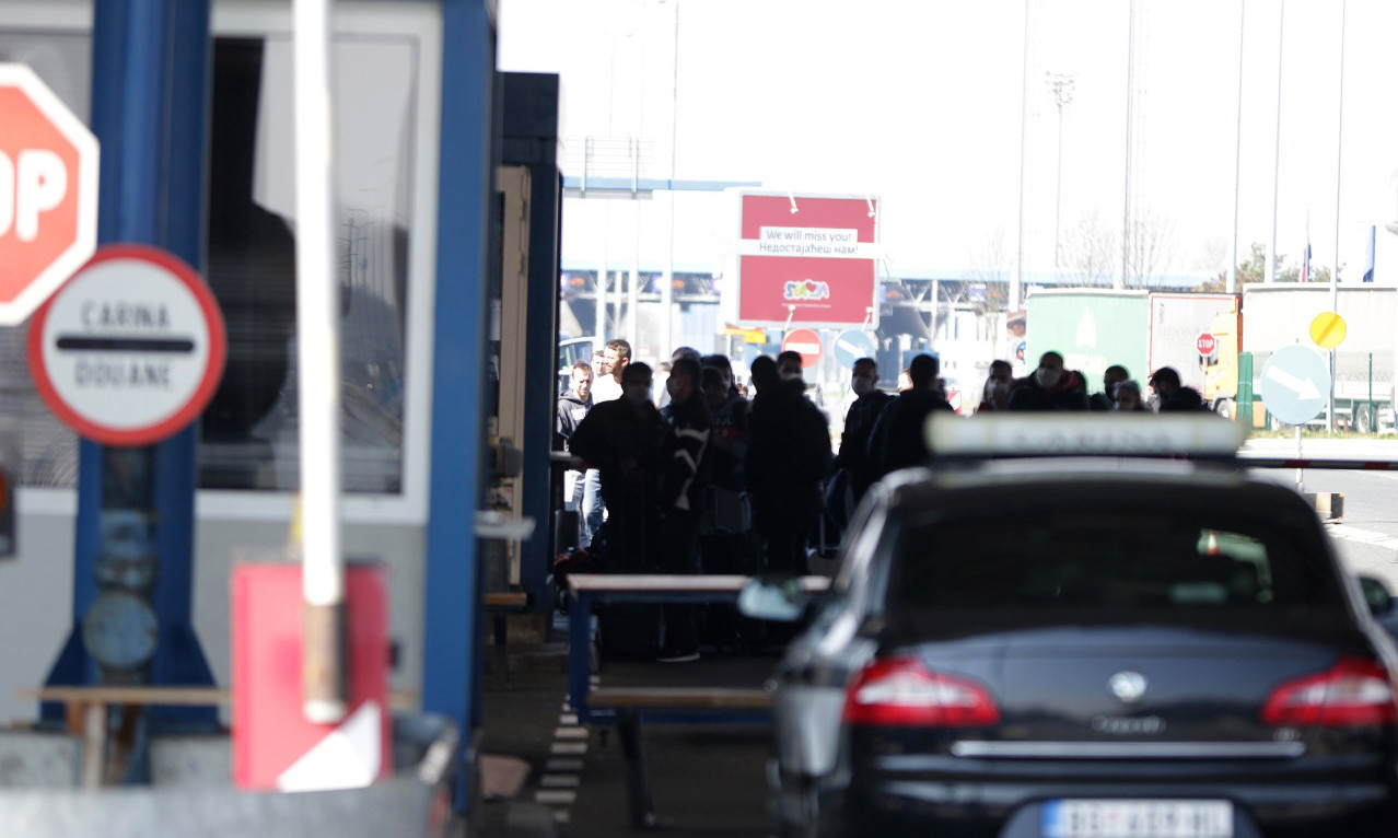 KOLONE NA GRANICI Ovi vozači čekaju satima da napuste Srbiju, evo gde je najveća gužva