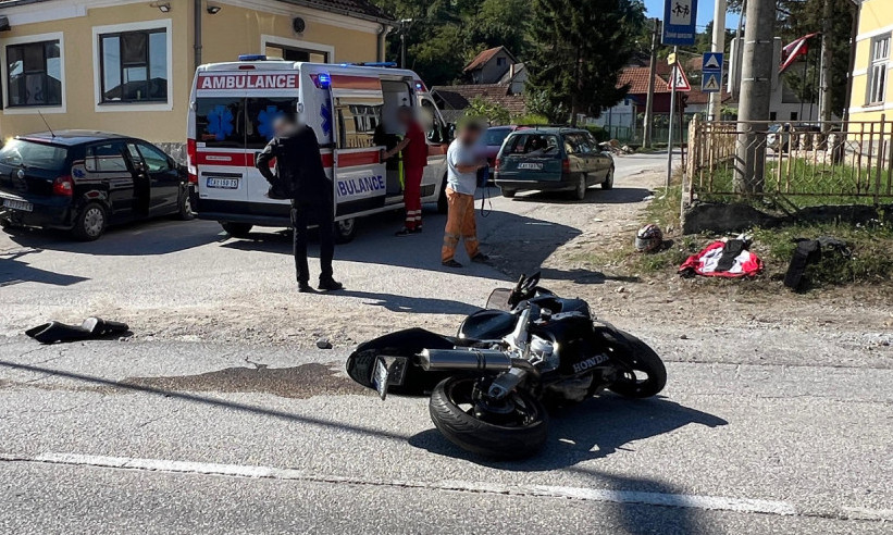 POZNATO U KAKVOM SU STANJU OTAC I ĆERKA! Teško povređeni pri padu sa motora u Čačku