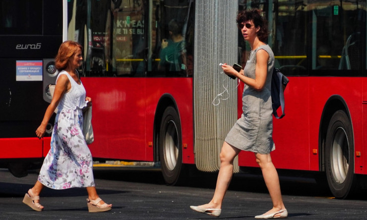 TRAMVAJI I AUTOBUSI MENJAJU TRASE ZBOG BLOKADE Svi koji idu do ovog mesta na Novom Beogradu moraju da znaju za promenu!