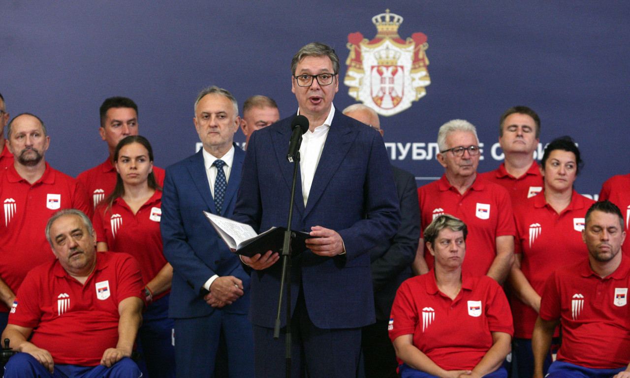 Vučić sa paraolimpijskim timom Srbije: Predsednik URUČIO ZASTAVU za POI u Parizu i poslao SNAŽNU PORUKU