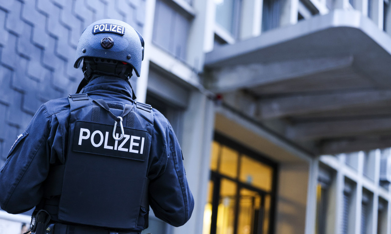 MUŠKARAC SA KOSOVA IZBO 3 OSOBE U NEMAČKOJ: Nožem nasrnuo i na devojčicu (12)