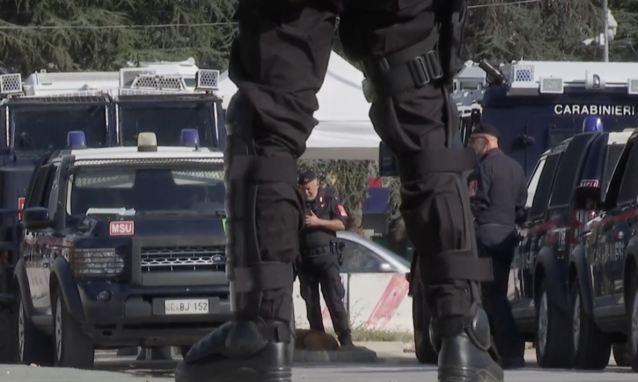 ULETEO TOKOM ČASA I NOŽEM NAPAO UČENIKA: Detalji jezivog događaja u stručnoj školi