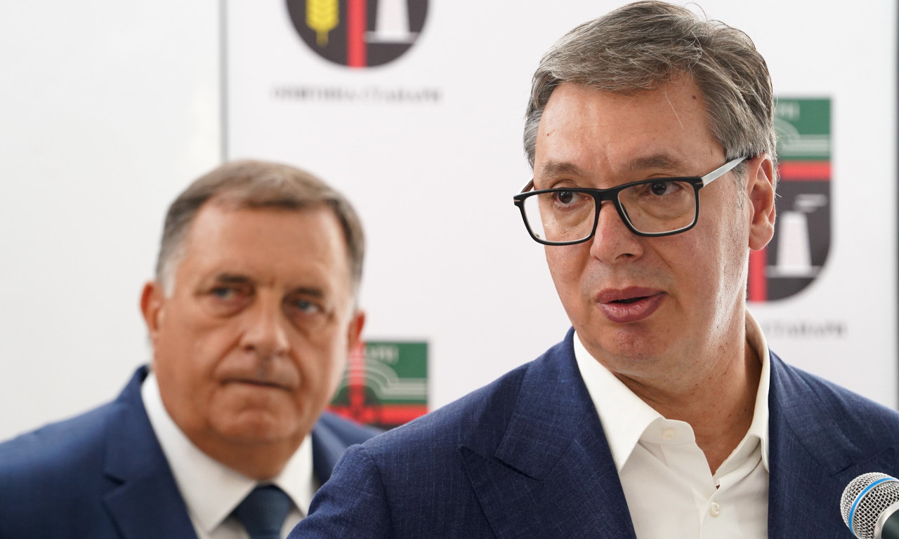 OBELEŽAVAMO DAN SEĆANJA NA STRADALE U "OLUJI" U Sremskim Karlovcima su danas predsednik Vučić i Milorad Dodik