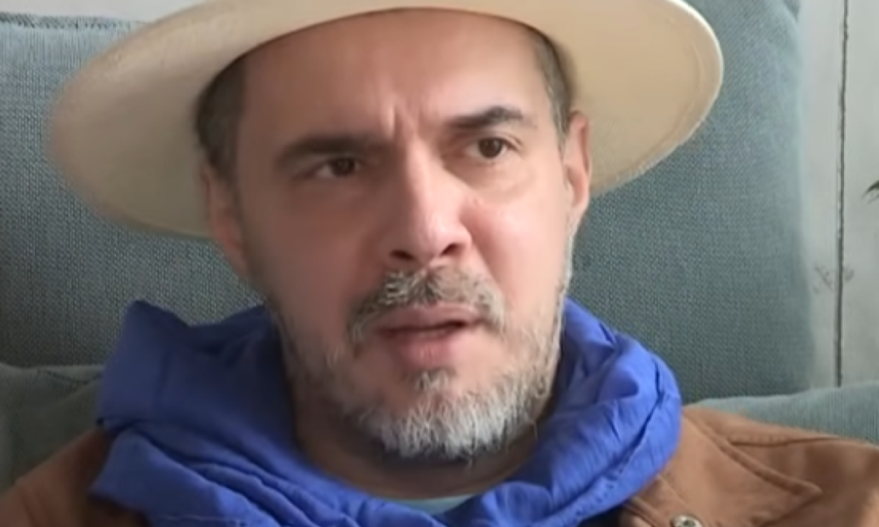 BOJAN TOMOVIĆ USRED OPELA SKINUO GAĆE I ODRŽAO LEKCIJU ROĐACIMA: Zavladao potpuni haos (FOTO)