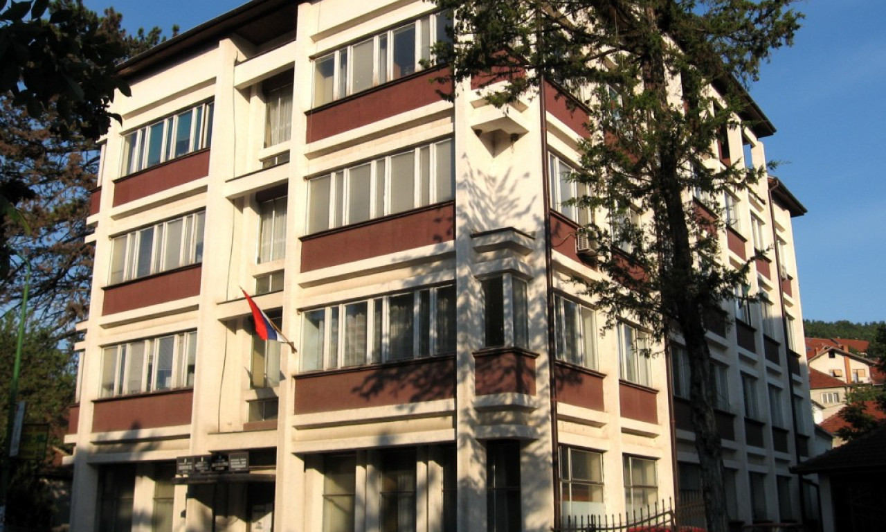 "PAO" ZBOG MITA! Uhapšen predsednik suda u LEBANU! PRIMIO NOVAC da bi službenici povoljno rešio PARNICU