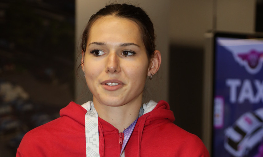 SRBI, DANAS NAVIJAMO ZA ANGELINU TOPIĆ! Naše čudo od deteta hrabro kreće u novi juriš na Svetsko prvenstvo