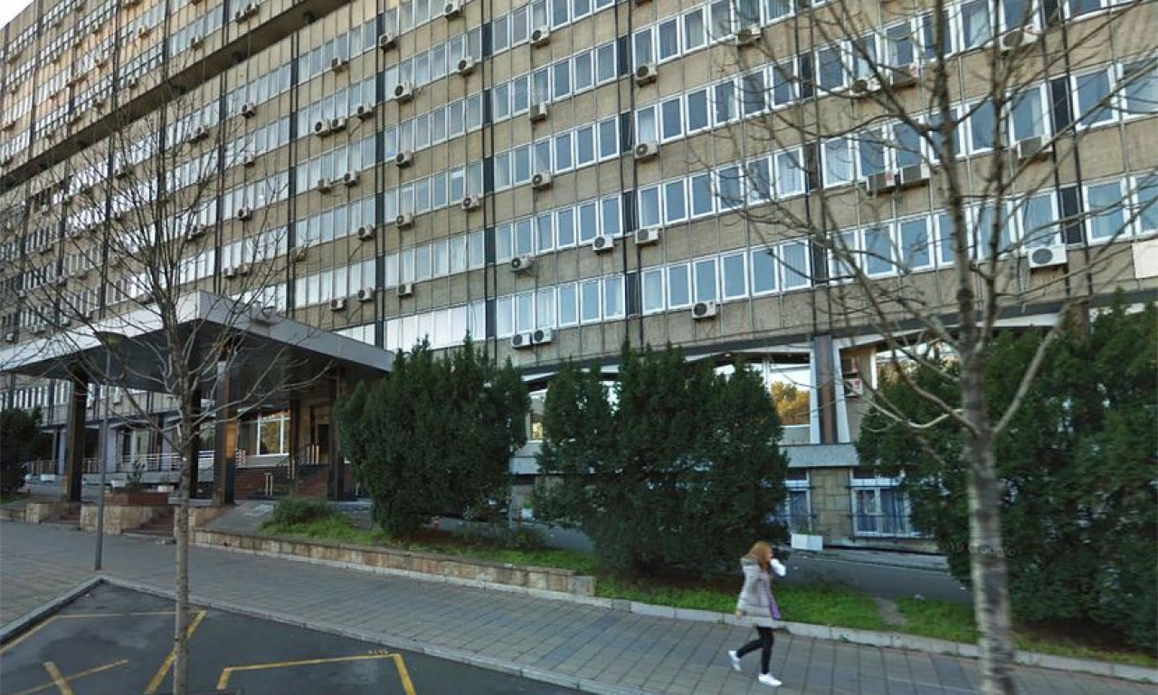 OGLASILO SE MINISTARSTVO PROSVETE Imaju važno obaveštenje za fakultete i profesore