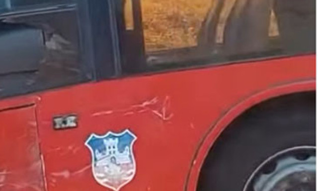U NESREĆI na Obrenovačkom putu DVOJE DECE TEŠKO POVREĐENO: Bez svesti prevezeni u bolnicu (VIDEO)