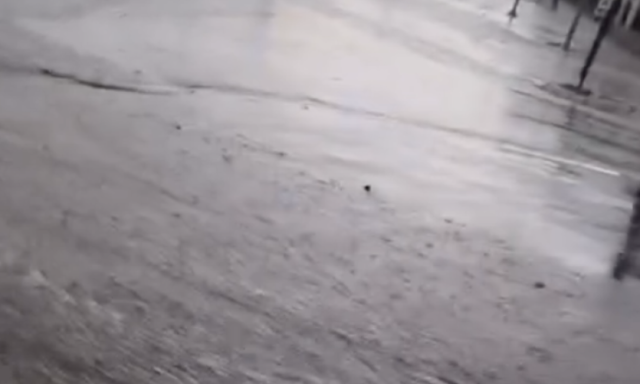 OBILNA KIŠA I NEVREME OŠTETILI DEO GLASAČKIH LISTIĆA Evo šta će biti sa lokalnim izborima