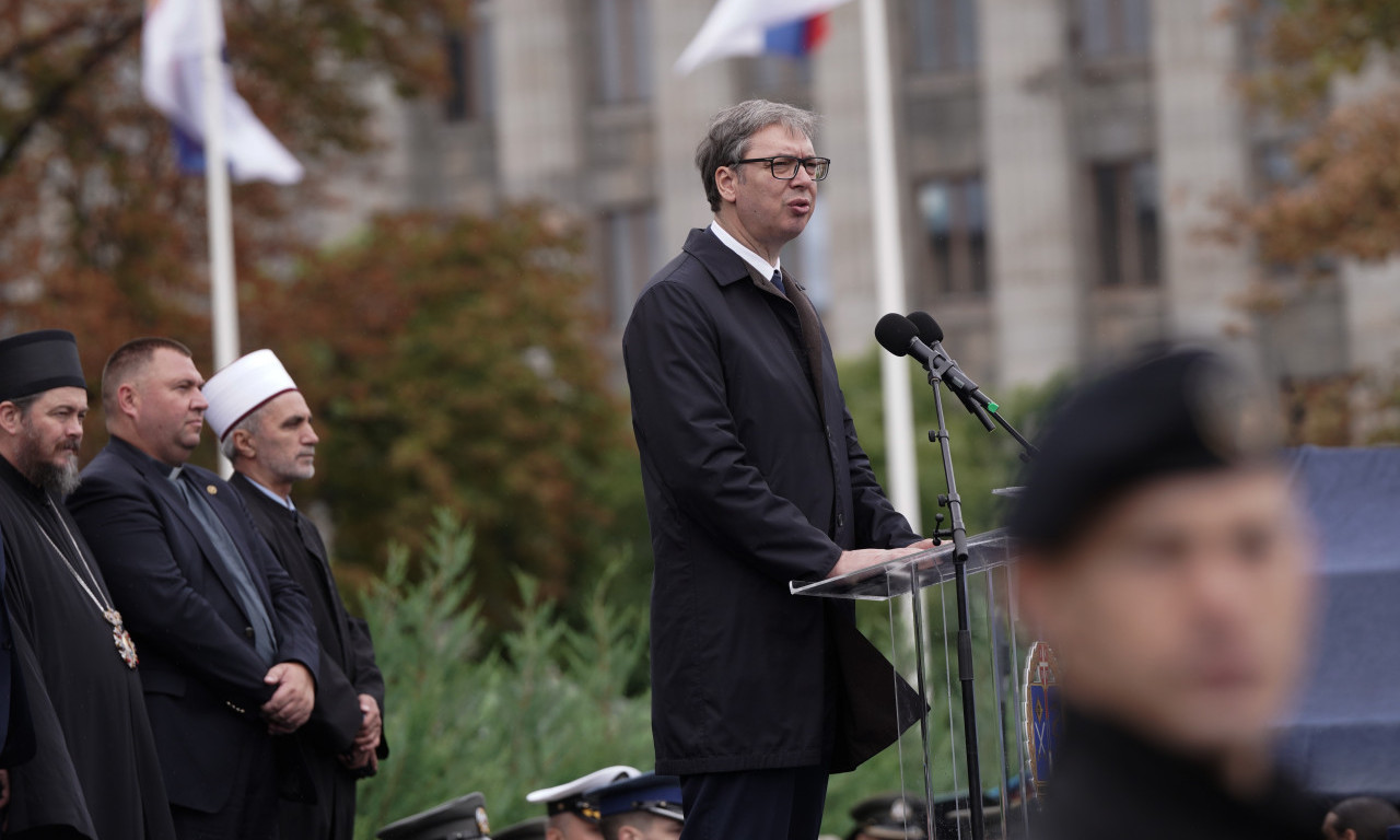 VUČIĆ dao saglasnost za obavljanje redovnog VOJNOG ROKA u trajanju od 75 dana: Predsednik sa mladim oficirima