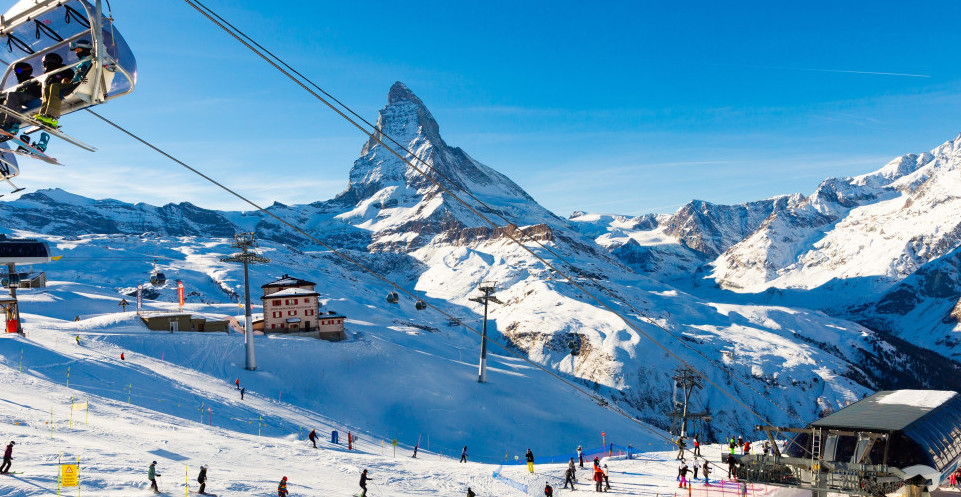 POGLEDAJTE DA LI ISPUNJAVATE USLOVE Novi Sad šalje studente na skijanje, prijave kreću danas – kvote su ograničene!