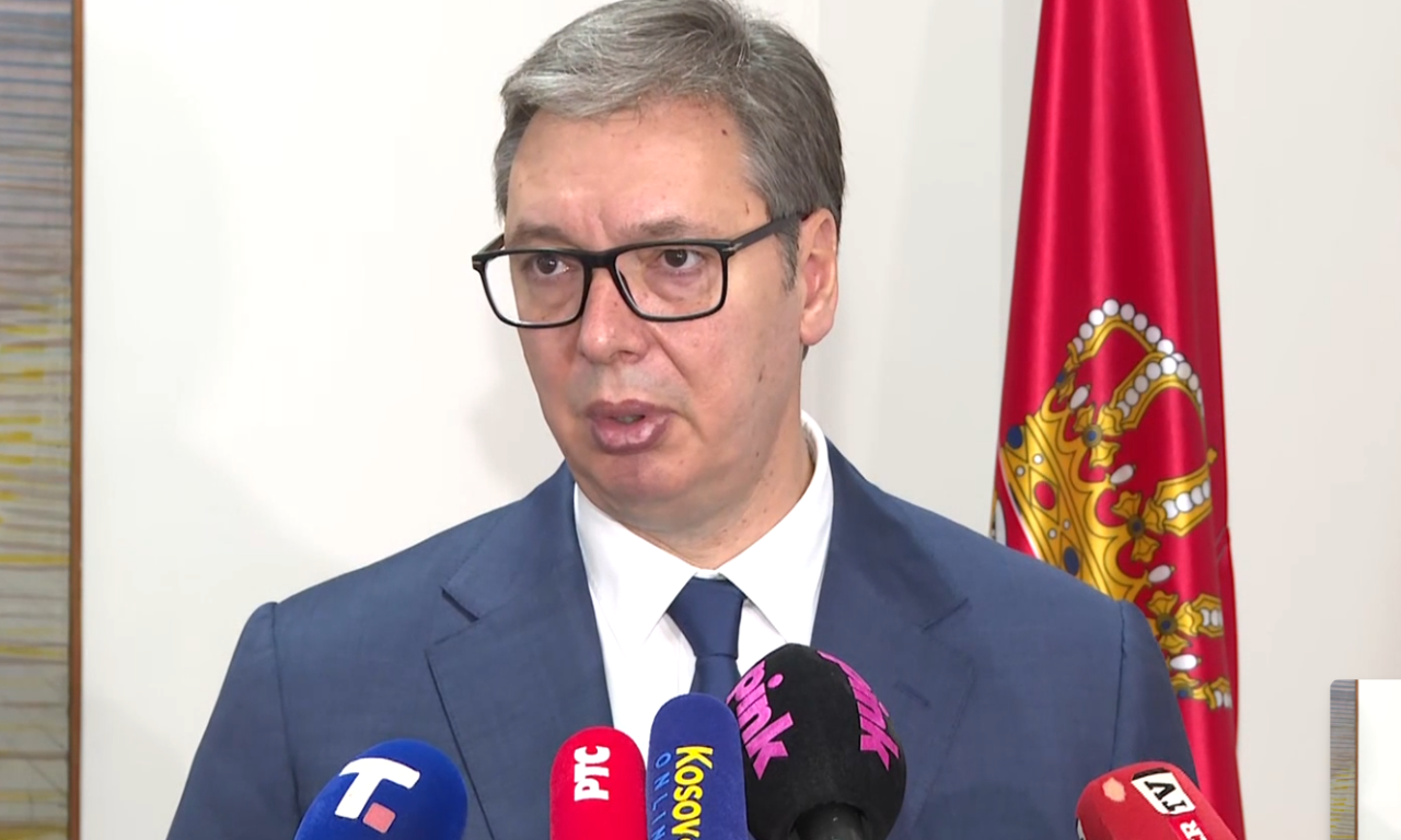 ODLIČNE VESTI ZA PROSVETARE! Predsednik Vučić najavio da će PLATA NAKON POVEĆANJA biti oko 100.000 dinara