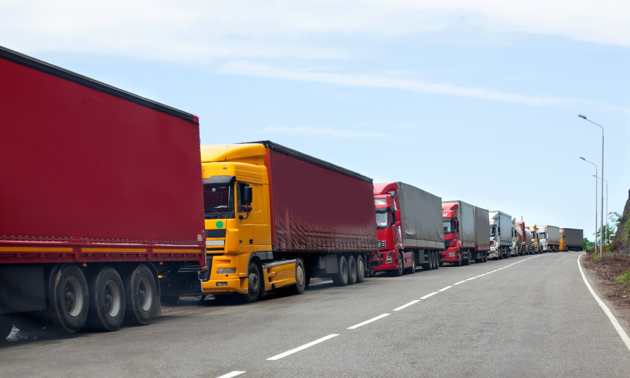 GDE JE BLOKADA GRANIČNIH PRELAZA? Ovuda nećete proći, na stotine kamiona blokira saobraćaj!