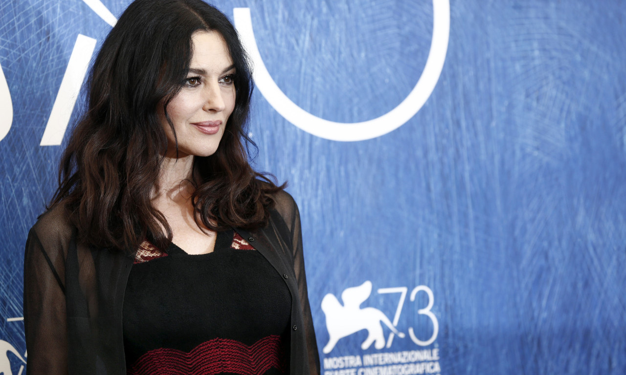 AKO JE MONIKA MOGLA – MOŽETE I VI Ovo su 4 jednostavne navike koje ova lepotica ne menja ni u pedesetim!