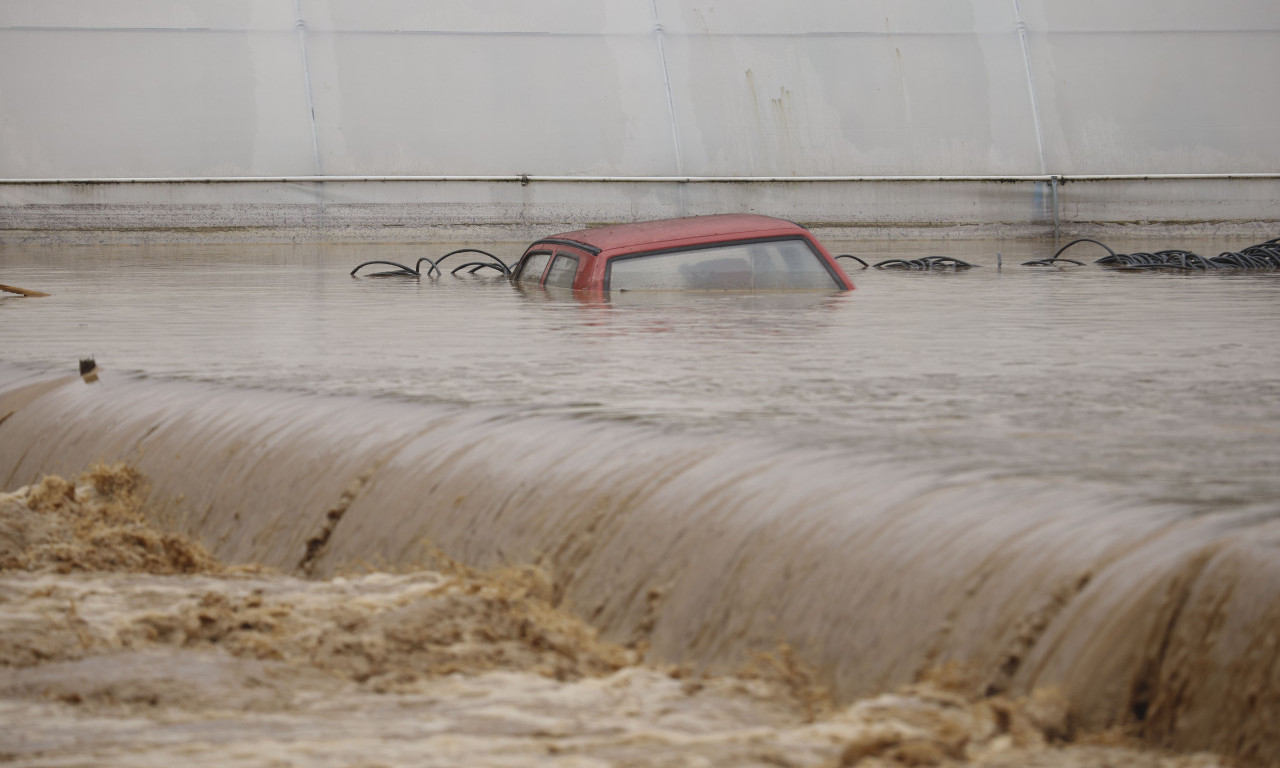 ALARMANTNO NA PRIMORJU! Kotor pod vodom, kritično i u Ulcinju