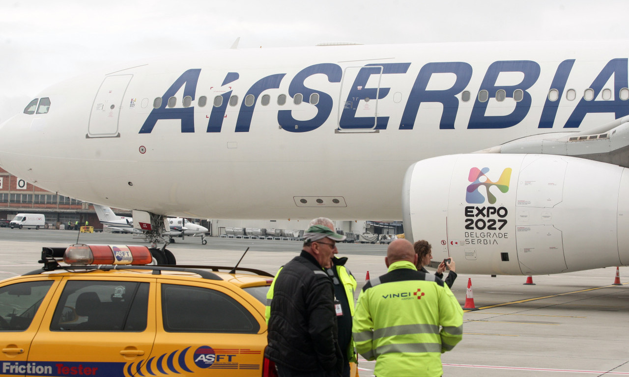 HAOS NA AERODROMU „NIKOLA TESLA“: Sneg odlaže letove, Er Srbija izdala hitno upozorenje za putnike!