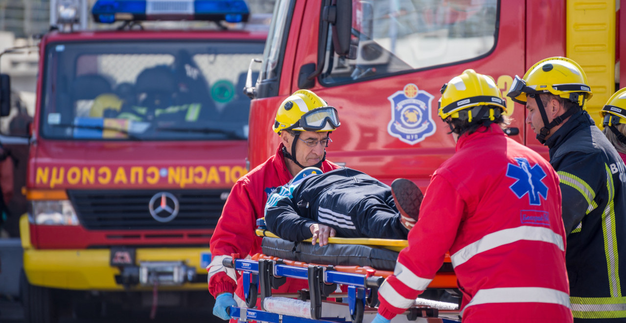 VELIKI POŽAR U NIŠU! Vatrena stihija umalo "PROGUTALA" KUĆU, ima povređenih