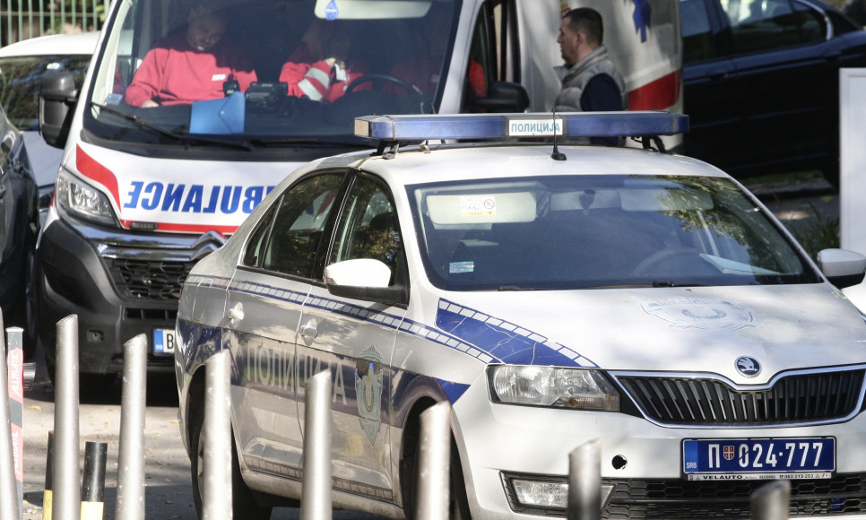 POZNATO STANJE UPUCANOG MUŠKARCA U NOVOM SADU! Policija pozvala Hitnu pomoć, ovo su detalji
