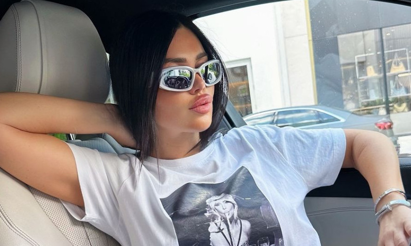 NIKAD VIĐENA SLIKA Stanija pokazala kako je izgledala u detinjstvu!