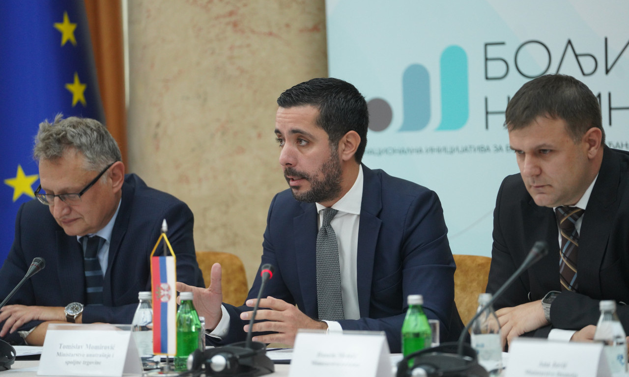 Pazite gde šta pazarite! Zaplenjeni falsifikati poznatih brendova - ŽENSKE TORBE i RUČNI SATOVI