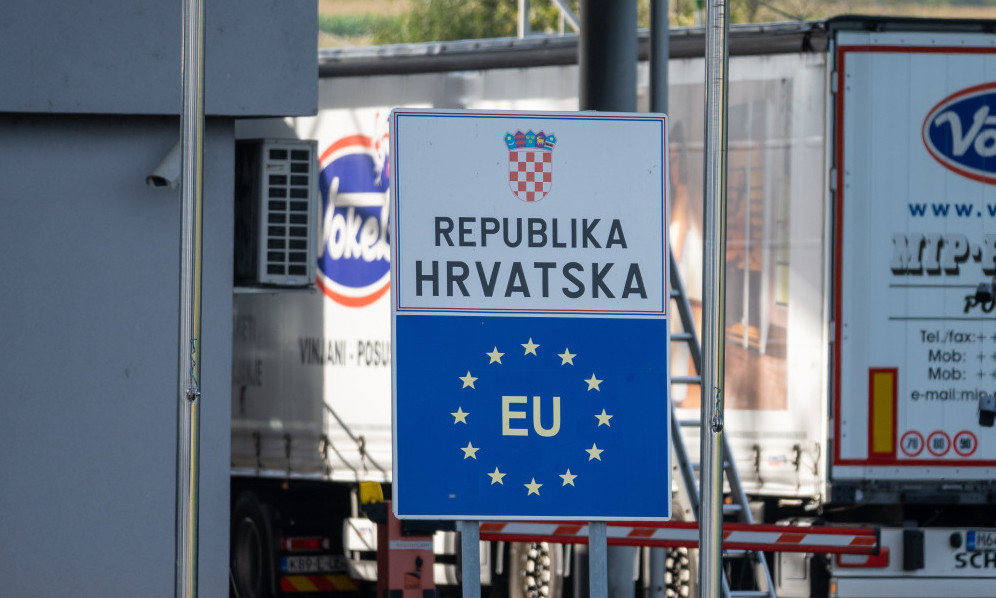 SRBIJA UPOZORILA GRAĐANE DA NE PUTUJU U HRVATSKU: "Samo u slučaju krajnje potrebe"