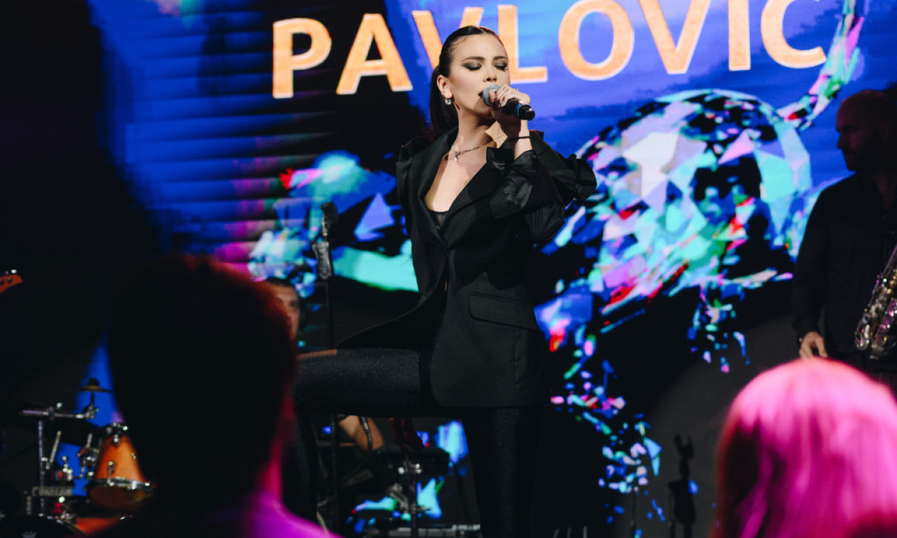 MILICU PAVLOVIĆ POTERAO MALER Saznala lošu vest pred koncert u Banjaluci, morala da povuče ovaj potez