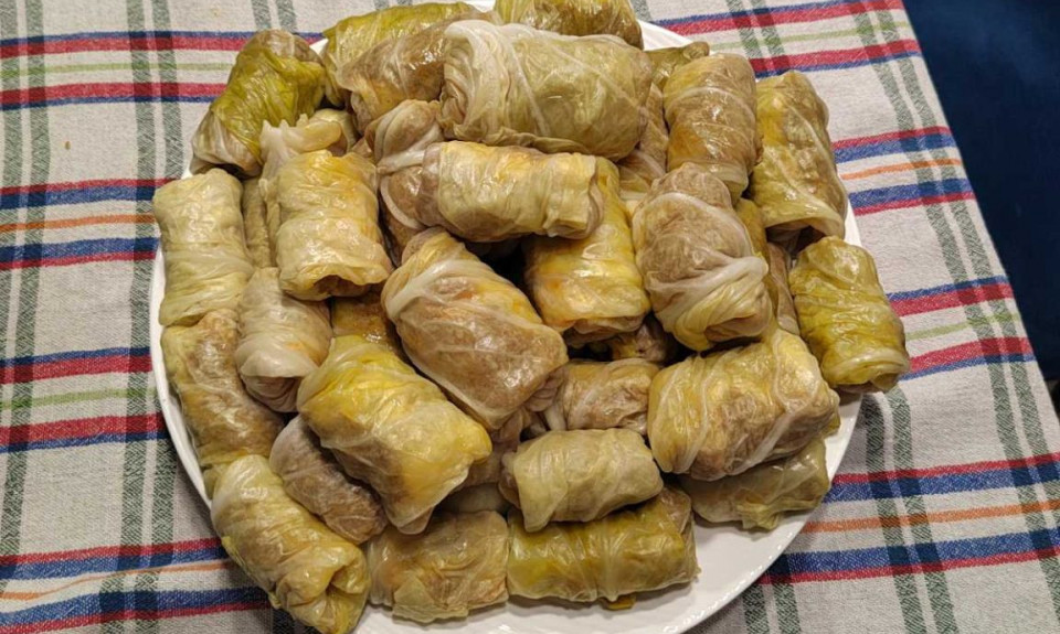 TRIKOVI ISKUSNIH DOMAĆICA: Kako napraviti savršenu sarmu da se ne raspada tokom kuvanja
