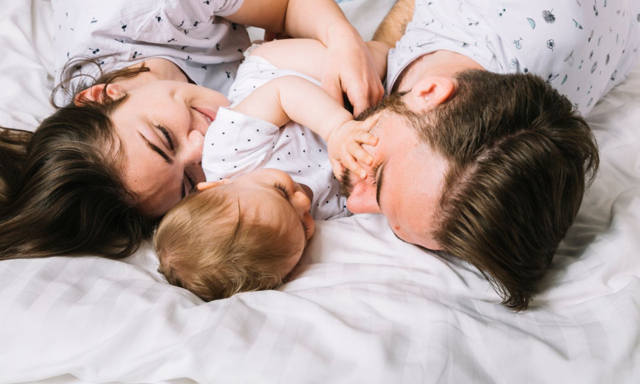 NE RADITE OVO SVOJIM BEBAMA! Važno upozorenje za roditelje zbog opasnog uspavljivanja! Sve dolazi sa Tiktoka