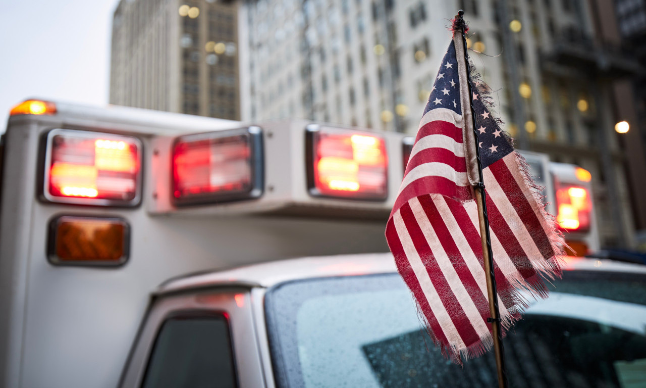 DVOGODIŠNJI DEČAK PAO SA 15. SPRATA ZGRADE Čudom je preživeo iz dva razloga!