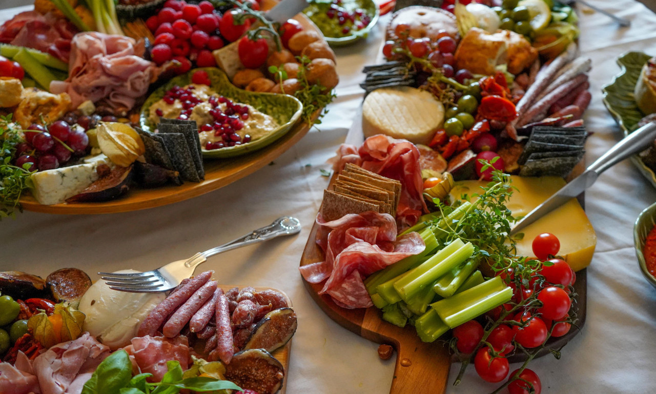 NE PREKIDAJTE NAGLO POST! Lekar upozorava - prelazak na mrsnu hranu posebno će loše uticati na ovu grupu ljudi