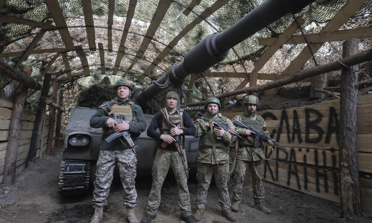 DECA U HARKOVU KRENULA U PODZEMNE ŠKOLE 17.000 mališana počelo novu školsku godinu!
