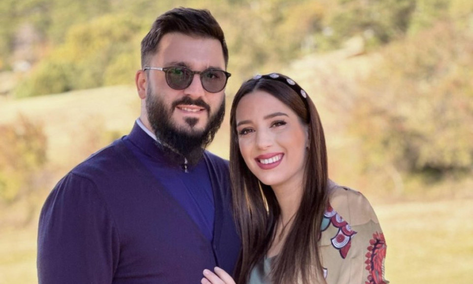 DANICA CRNOGORČEVIĆ SLAVI ARANĐELOVDAN: Ona u jeleku, suprug u svešteničkoj odori (FOTO)