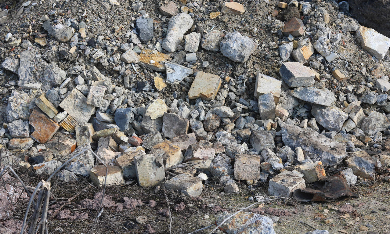 SRUŠILA SE KUĆA U DŽORDŽA VAŠINGTONA! Strahuje se da ima ljudi ispod ruševina, užas u centru Beograda