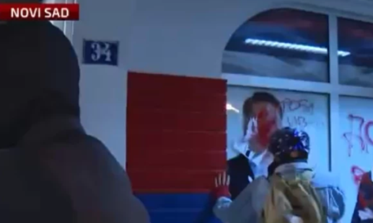 POGODILI ŽENU U GLAVU, LOME SVE: Stravično nasilje u režiji opozicije dok "žale" žrtve tragedije u Novom Sadu