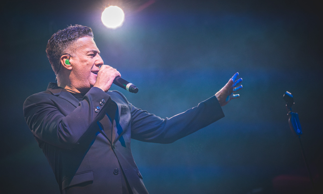 ŽELJKO JOKSIMOVIĆ SE POSLE ŠEST GODINA VRAĆA U SARAJEVO: Zakazan spektakularan koncert u Zetri (FOTO)