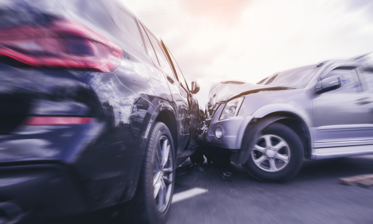 JEZIVA NESREĆA KOD KOVAČICE! Automobil prešao u suprotan smer, vozač poginuo