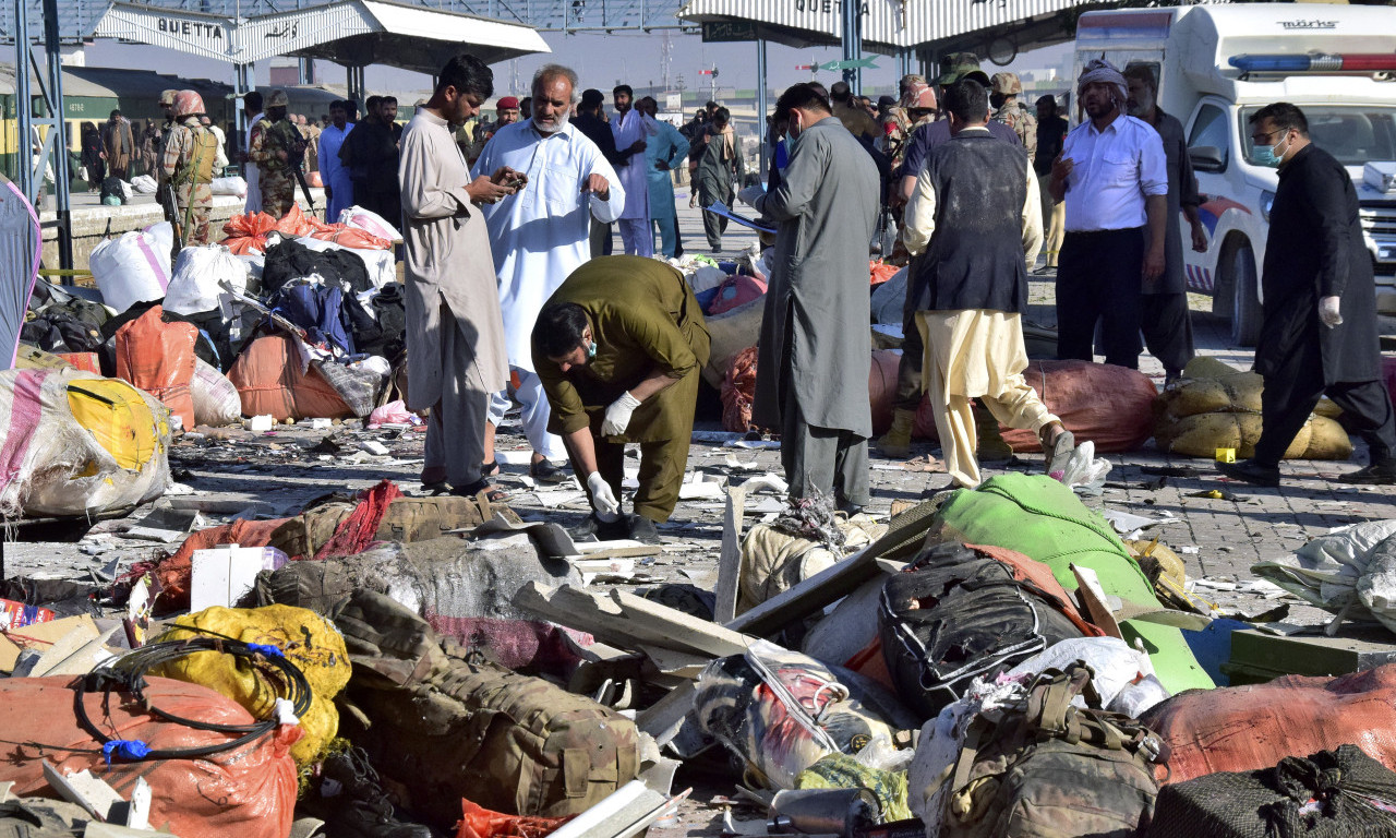 EKSPLODIRALA BOMBA NA ŽELEZNIČKOJ STANICI! Najmanje 13 poginulo, a 25 povređeno (VIDEO+FOTO)