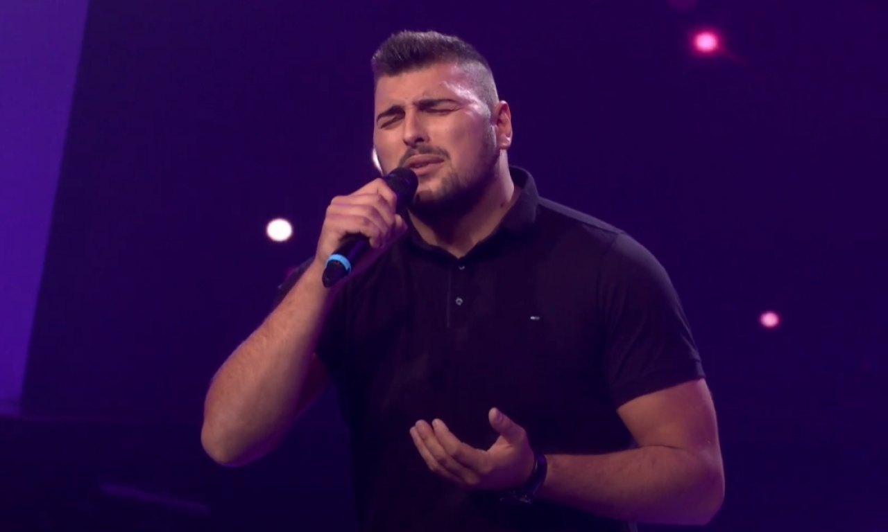 ZVEZDA GRANDA U CENTRU SKANDALA: Otac devojčice (15) slupao auto pevaču, jer joj je slao poruke, policija reagovala