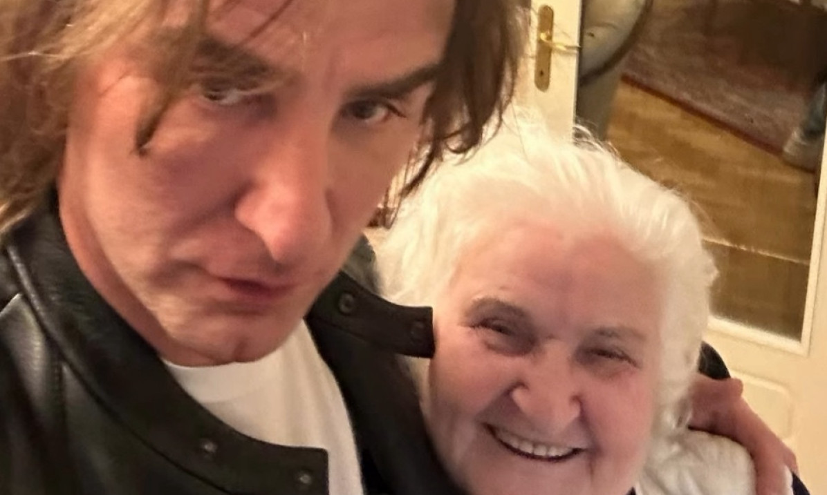 MAJKA ŽELJKA MITROVIĆA UMRLA NA DAN KRSNE SLAVE Evo kako se vlasnik Pinka oprostio od nje (FOTO)