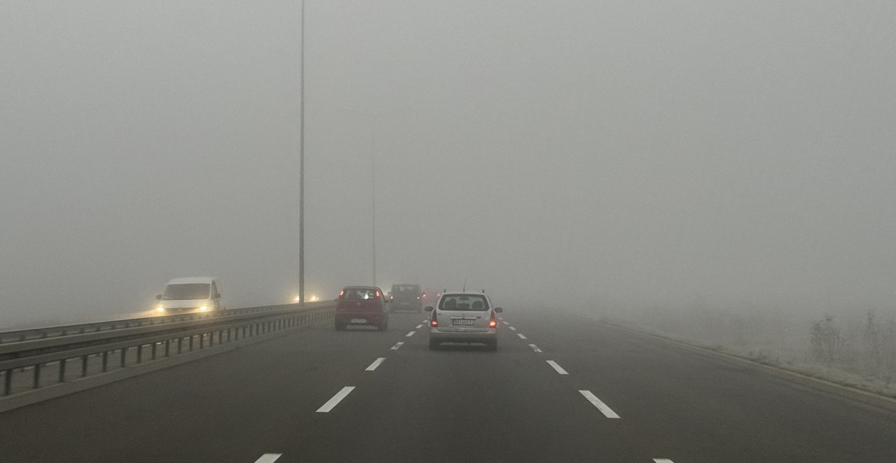 VOZAČI, USPORITE! U ovom delu zemlje zbog magle smanjena je vidljivost na 120 metara