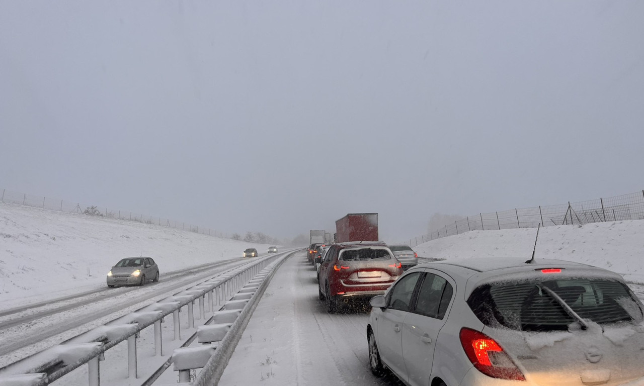 SNEG IZNENADIO VOZAČE, RIZIKUJU KAZU DO 800.000! Bez ovoga ne bi trebalo da izlazite u saobraćaj!
